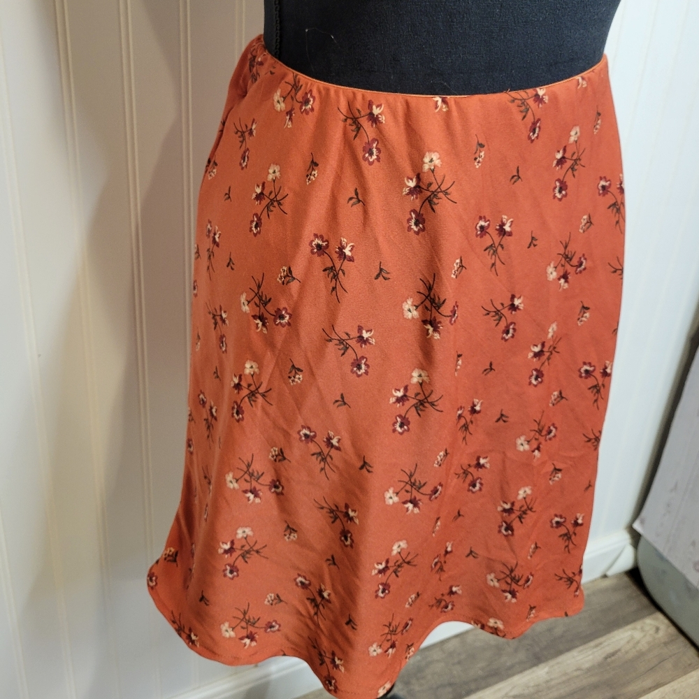 Hollister Floral Women's Skirt in Rust Medium - Picture 3 of 6